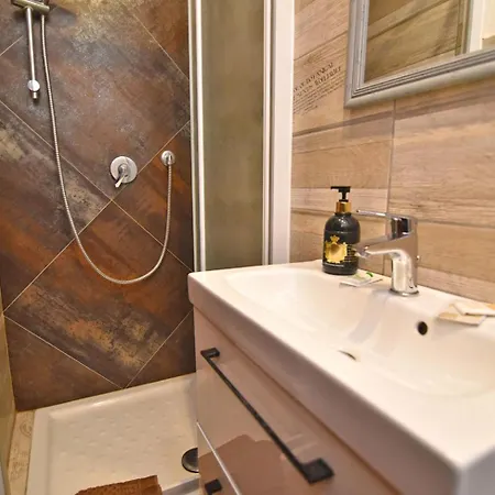 Stanza Romantica شقة *